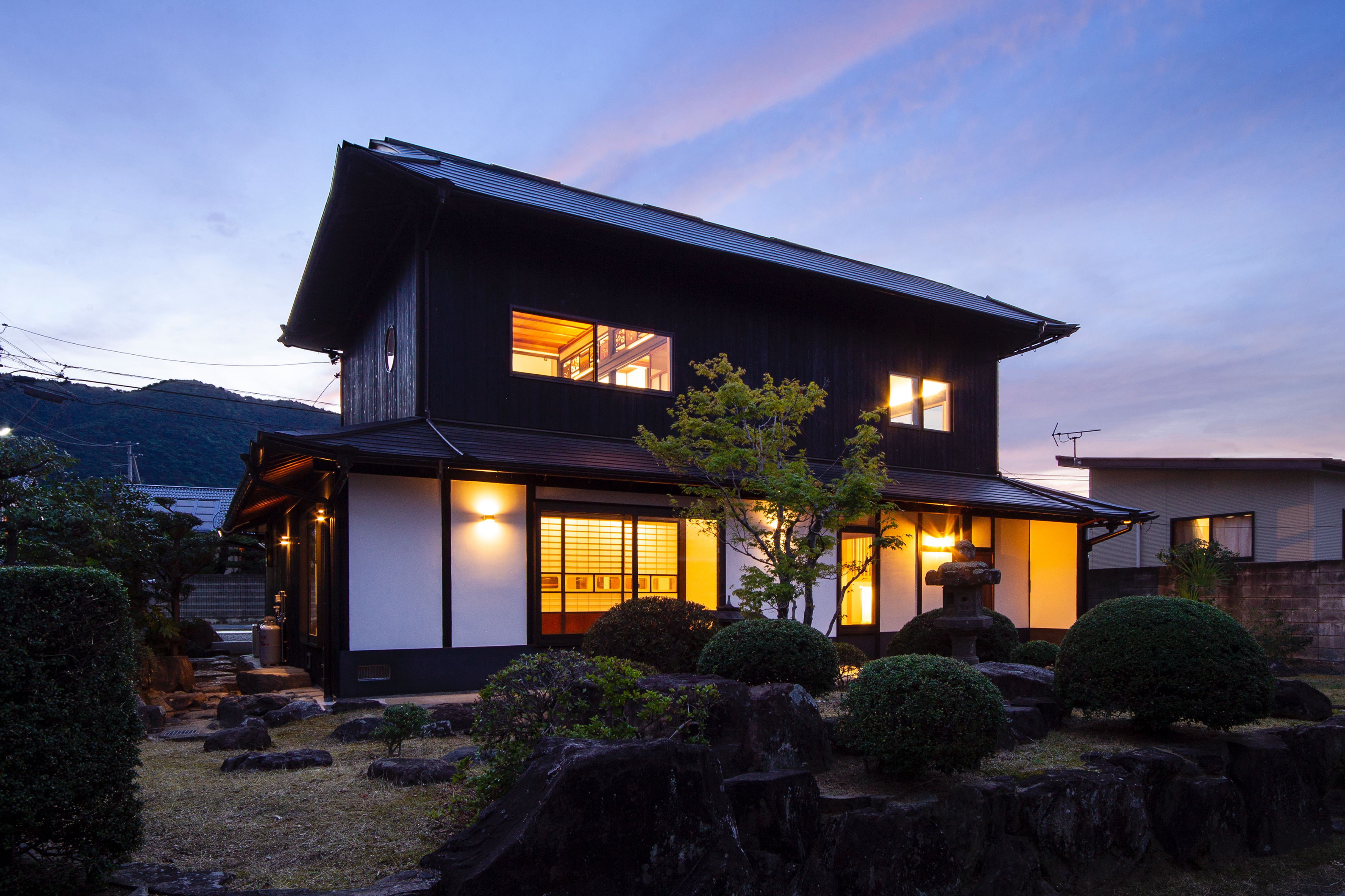 LiebenMut Traditional Japanese House at Twilight